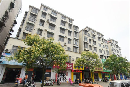 实验中学附近嘉和中央公馆电梯房94平三室68万可分期